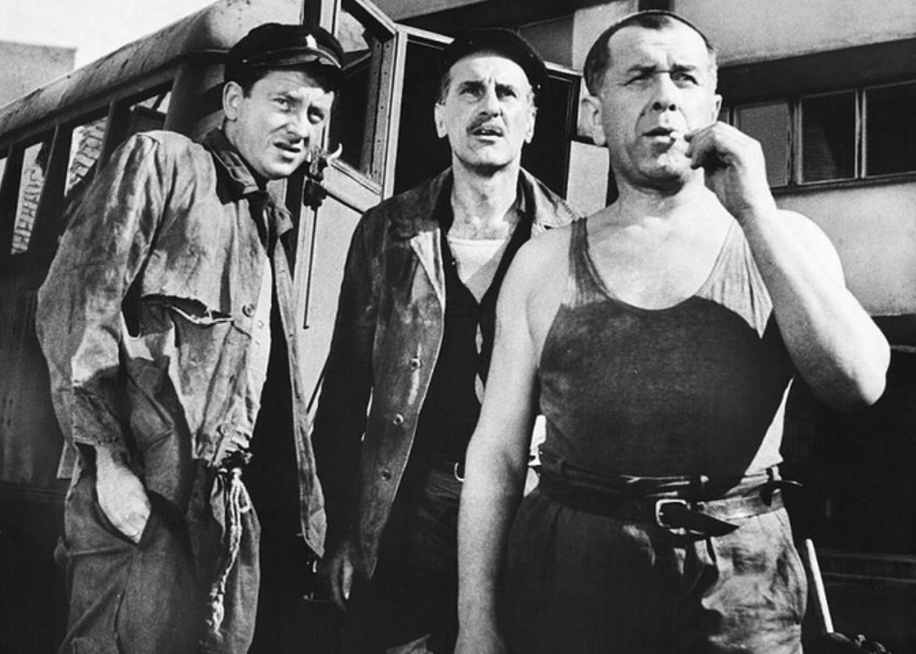Film Polski, "Pieczone gołąbki"
